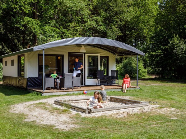 Tent | Exterior