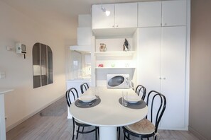 Apartment | Dining