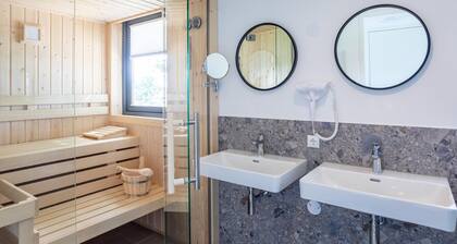 Cozy Villa With sun Shower and Sauna