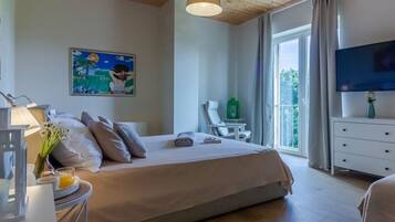 Villa | 4 bedrooms, individually furnished, iron/ironing board