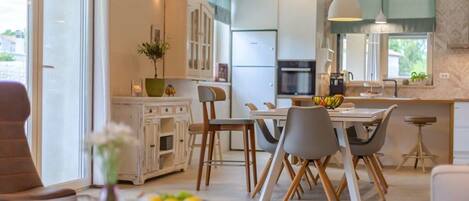 Biệt thự | Bếp riêng | Lò nướng, ấm điện, lò nướng bánh mì