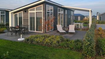 House | Outdoor dining