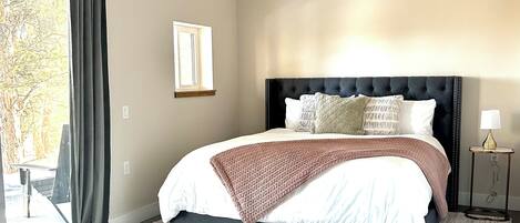 2 bedrooms, desk, travel crib, WiFi