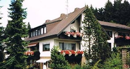 Koferl Modern Retreat