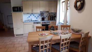 Apartment | Private kitchen | Oven, electric kettle, toaster