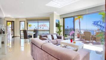 House | Living room