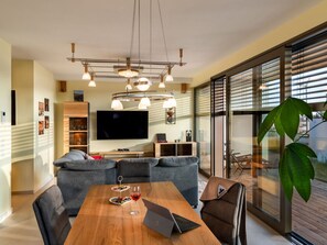 Dining - Mosel Sky Lounge With Loggia & Panoramic View (Kenn)