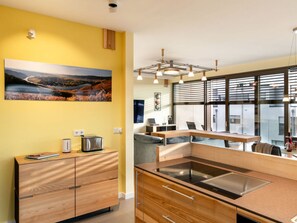 Apartment | Private kitchen | Oven, toaster