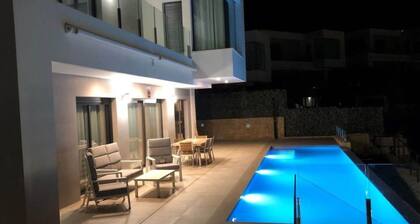 Villa in Finestrat With Heatable Pool