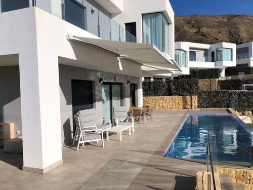 Scenic Villa With Heated Pool