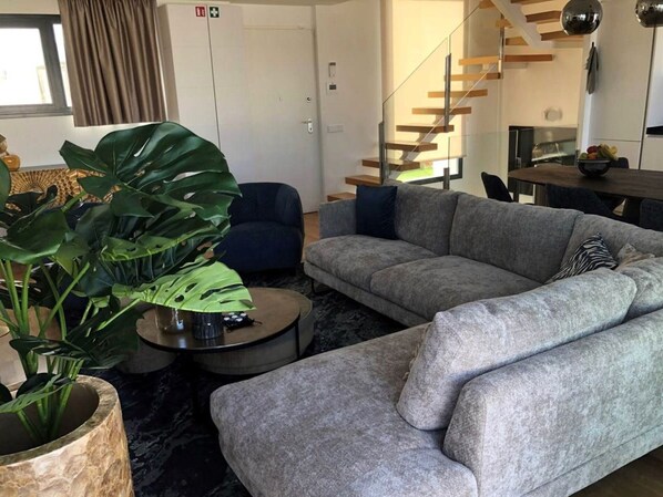 Villa | Living area - Scenic Villa With Heated Pool (Finestrat)