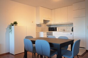 Apartment | Dining - Apartment by Sea and Dunes With Terrace (Koksijde)