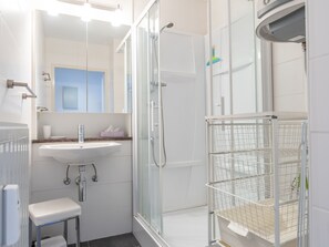 Apartment | Bathroom | Hair dryer - Apartment With sea View and Sunny Terrace (Middelkerke)