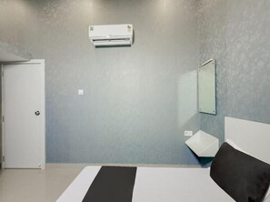 Economy Double Room | Premium bedding, minibar, laptop workspace, soundproofing - Hotel Le Hayat Residency (Uttiramerur)