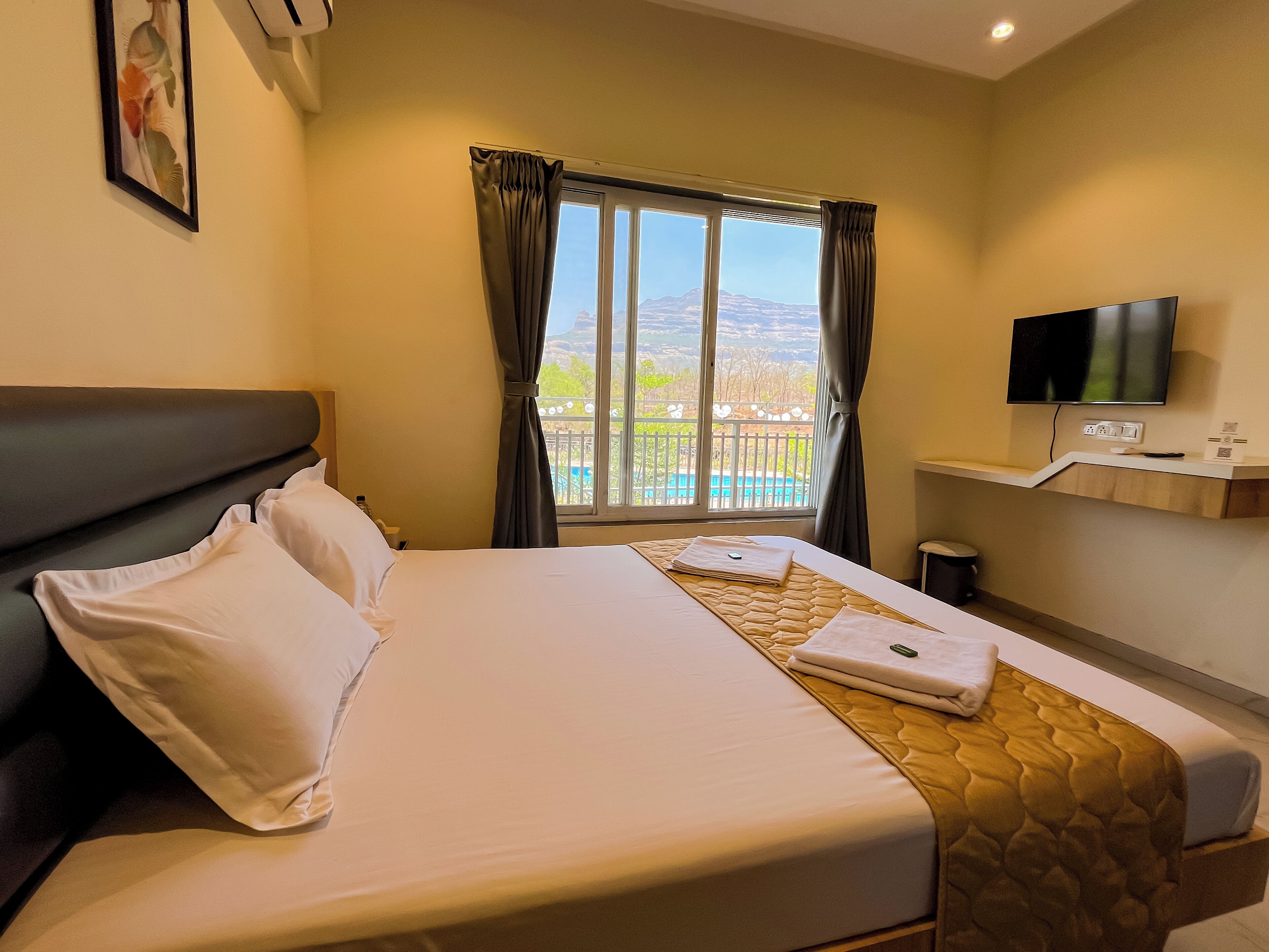 واي فاي مجانًا وملاءات أسرّة