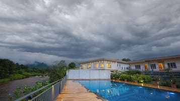 Utomhuspool