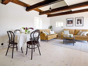 House | Dining