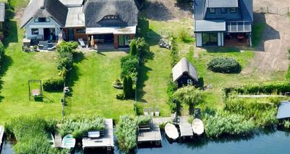 Schaal Lake Paradise