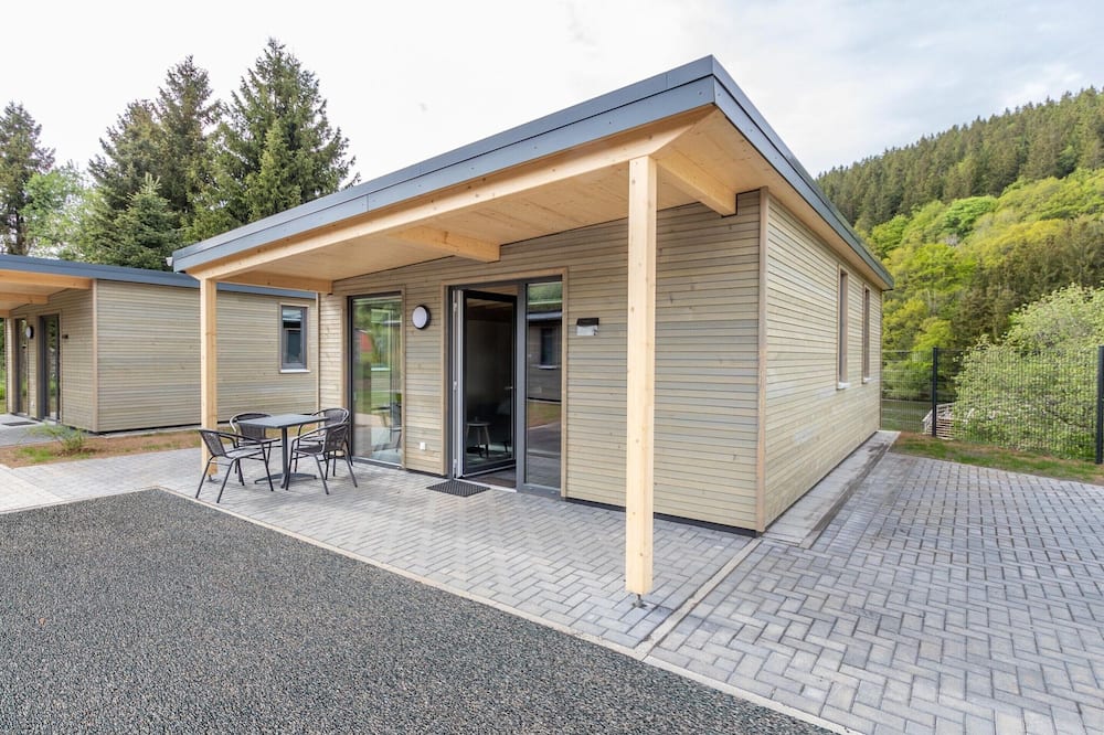 Ruhige Bungalows am Kronenburger See mit Eigener Terrasse - Kerschenbach