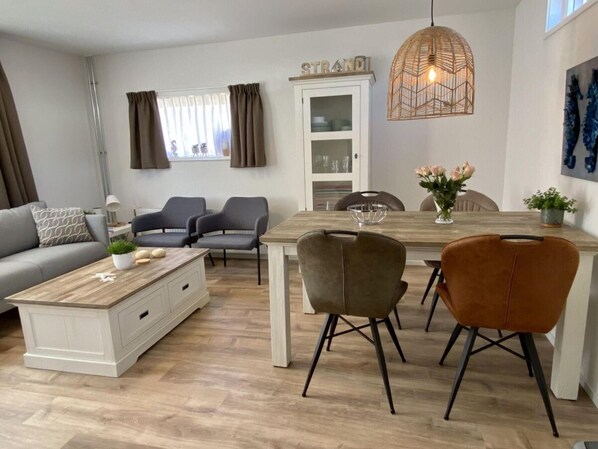 Dining - Holiday Apartment Het Zeepaardje (Egmond aan Zee)