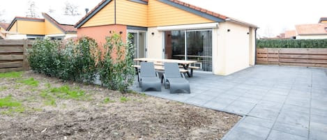 House | Outdoor dining
