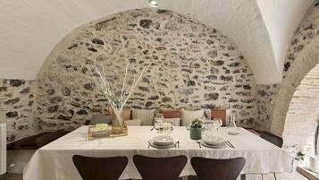 House | Tempat makan