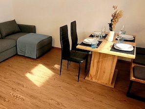 Dining - New Apartment in the Beautiful Pitztal (Sankt Leonhard im Pitztal)