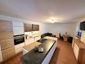 Private kitchen - New Apartment in the Beautiful Pitztal (Sankt Leonhard im Pitztal)