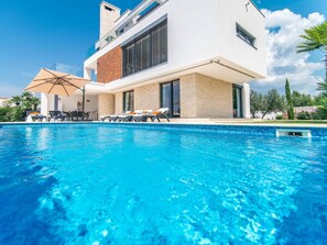 Villa | Pool | Innenpool, Außenpool