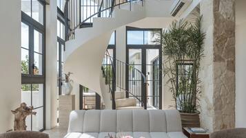 Luxury Penthouse, 4 Bedrooms | Room amenity