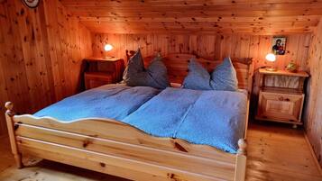 Chalet | 2 bedrooms, bed sheets
