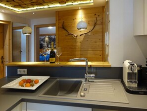 Apartamento | Cocina privada | Horno, hervidor eléctrico y tostadora