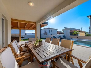 Dining - Villa Dvor Comfortable Holiday Residence (Vodnjan)