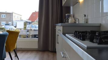 Apartment | Private kitchen | Oven