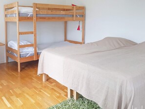House | 4 bedrooms, individually furnished