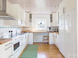 House | Private kitchen - 9 Person Holiday Home in Lottorp (Löttorp)