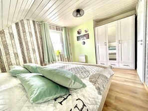 House | 2 bedrooms, individually furnished