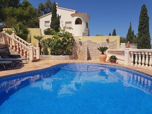 Outdoor pool - en la Montana Comfortable Holiday Residence (Pedreguer)