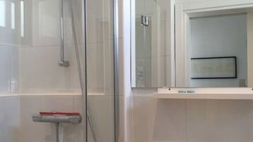 Apartment | Bathroom