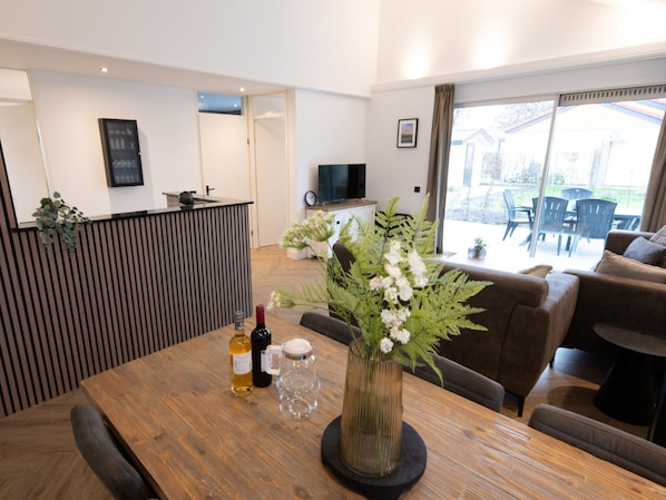 House | Dining