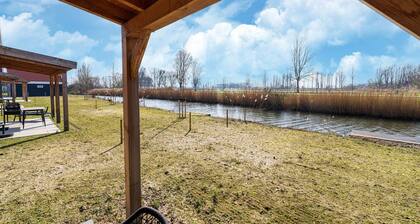 Beautiful Holiday Home With Sauna Near Rotterdam