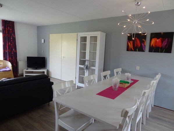 House | Dining - Spacious Holiday Home With Sauna Near Beach (Wemeldinge)