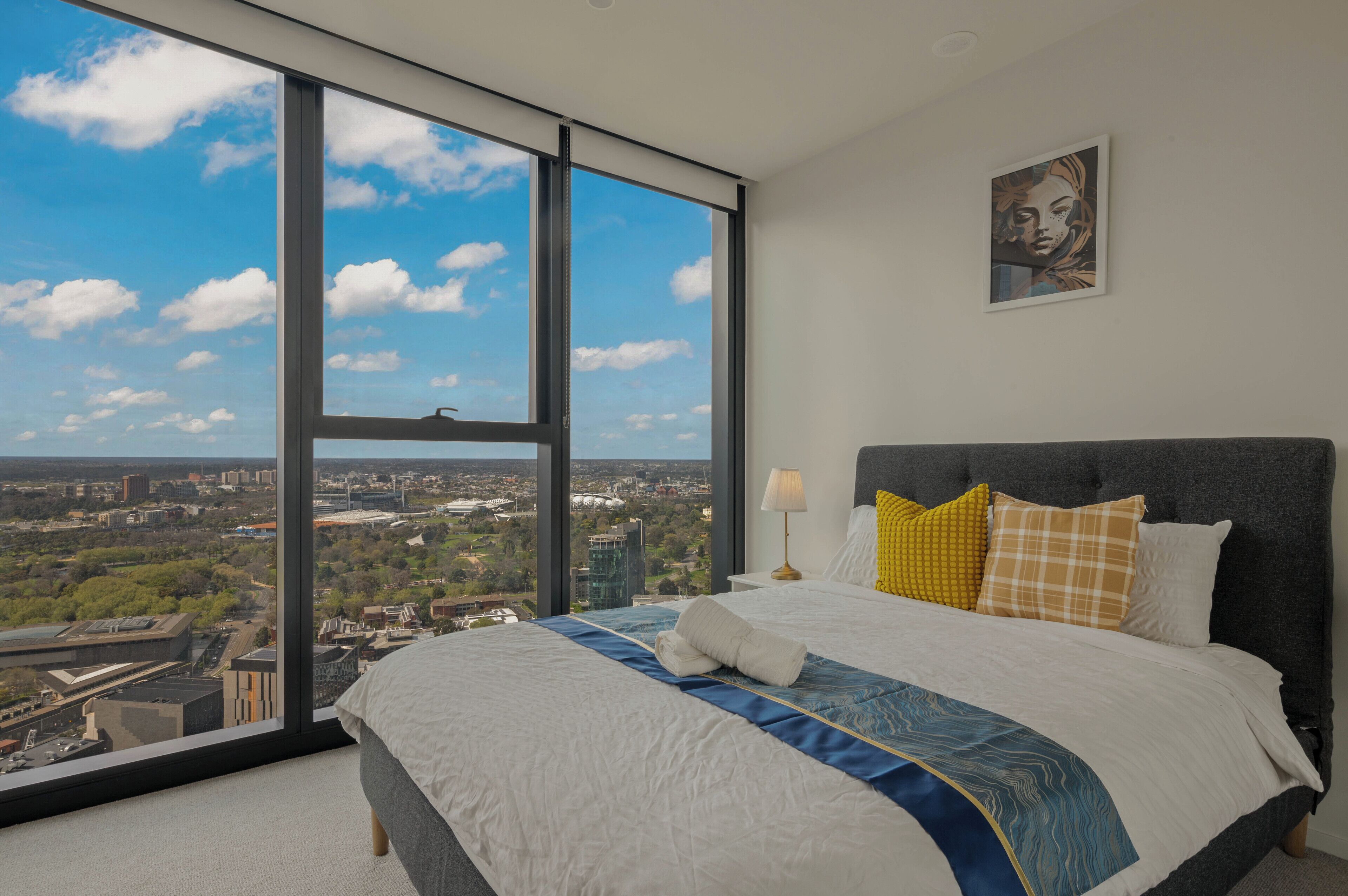 2 bedrooms, iron/ironing board, WiFi