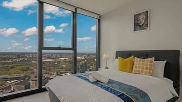 2 bedrooms, iron/ironing board, WiFi