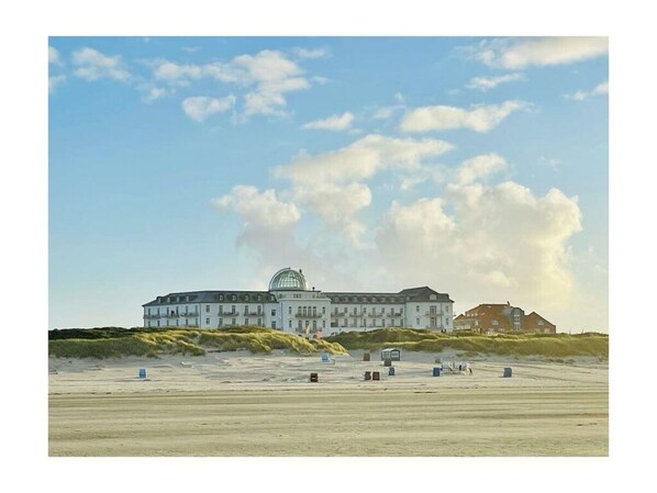 On the beach - Nice Holiday Home With Terrace (Juist)