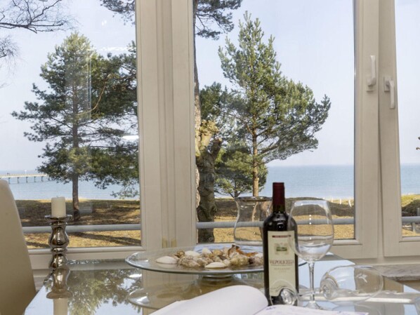 Dining - Sea Lymphony - in Villa Frigga (Binz)
