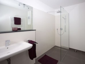 Apartment | Badezimmer | Handtücher