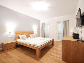 Apartment - Modern Holiday Home With Balcony in old Town (Zadar)