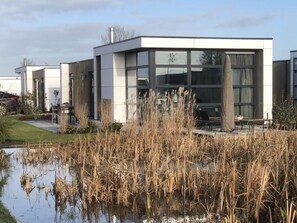 Exterior - Holiday Home With Motorboat (Olburgen)