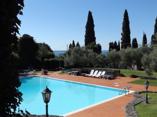 Exclusive Villa Dipped in a Wide Private Park, big Pool, on the Garda Lake